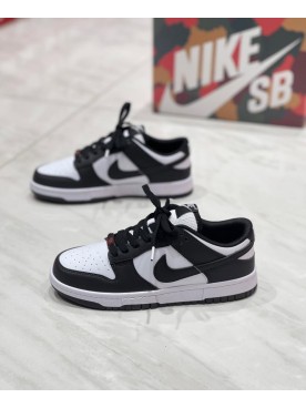 Nike “Dunk Panda”